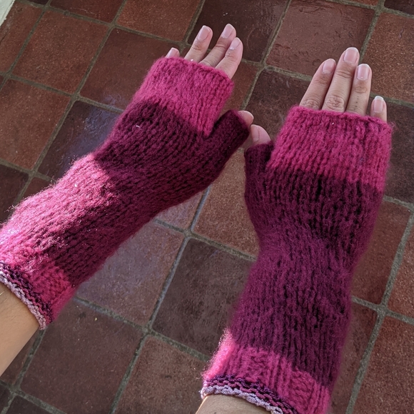 T & B fuzzy arm warmers - Picture 2 of 4